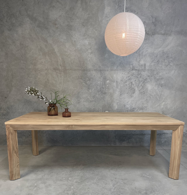 Edith Dining Table