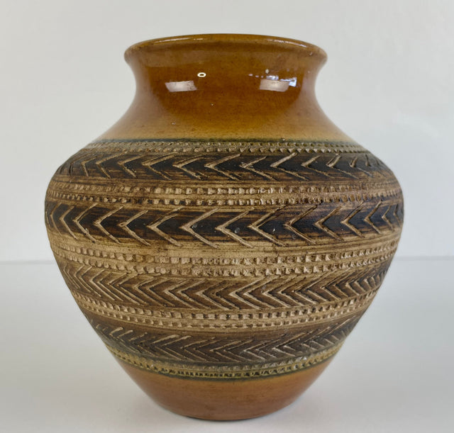 Dumler and Breiden Terra Series Vase Model No. 187-15 Sgraffito